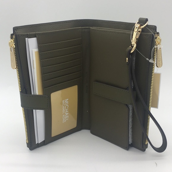 Michael Kors Handbags - MICHAEL KORS LG DOUBLE ZIP WRISTLET DUFFLE